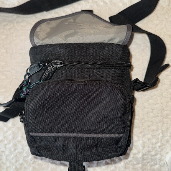 **SOLD** Lowepro Nova Micro camera case - Picture 5 of 6